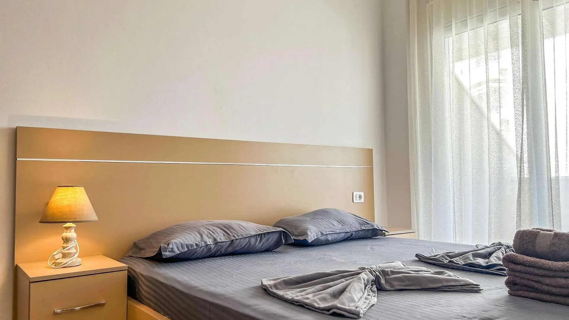 1 Bedroom 818 Golem  Appartement