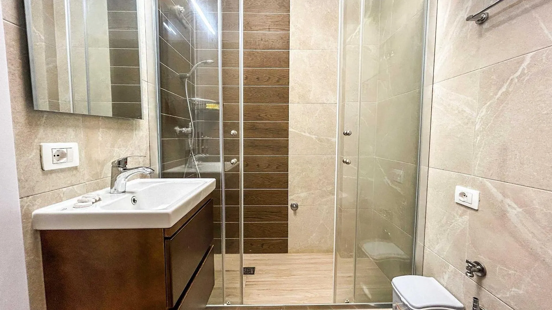 1 Bedroom 818 Golem  0*, Golem (Tirana)