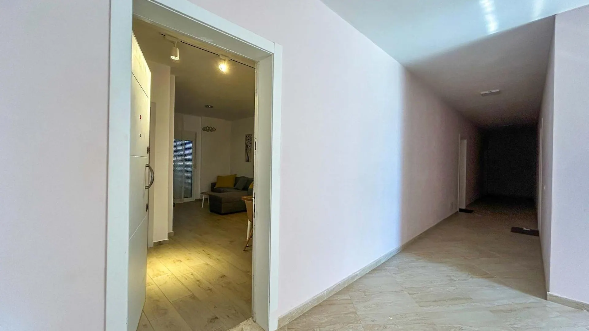 Appartement 1 Bedroom 818 Golem  Albanie