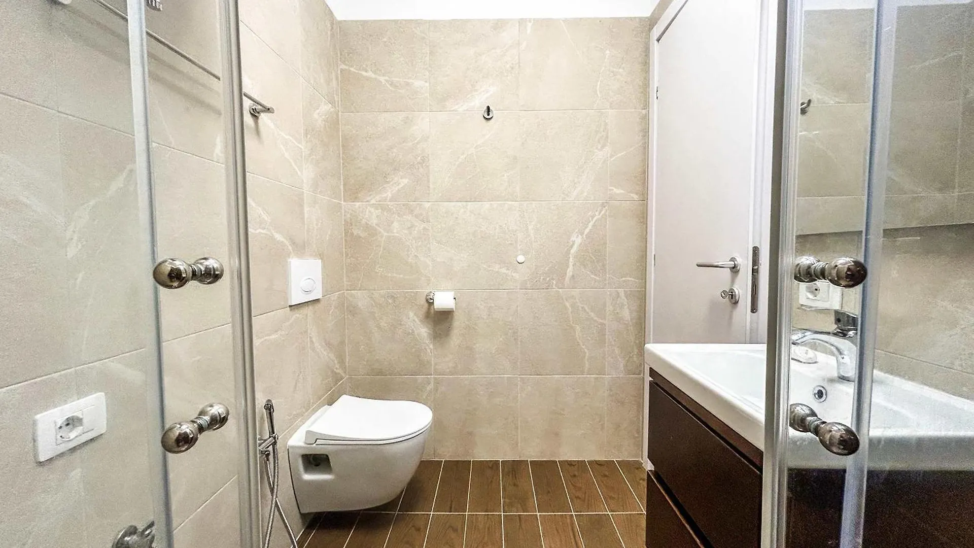 1 Bedroom 818 Golem  Appartement