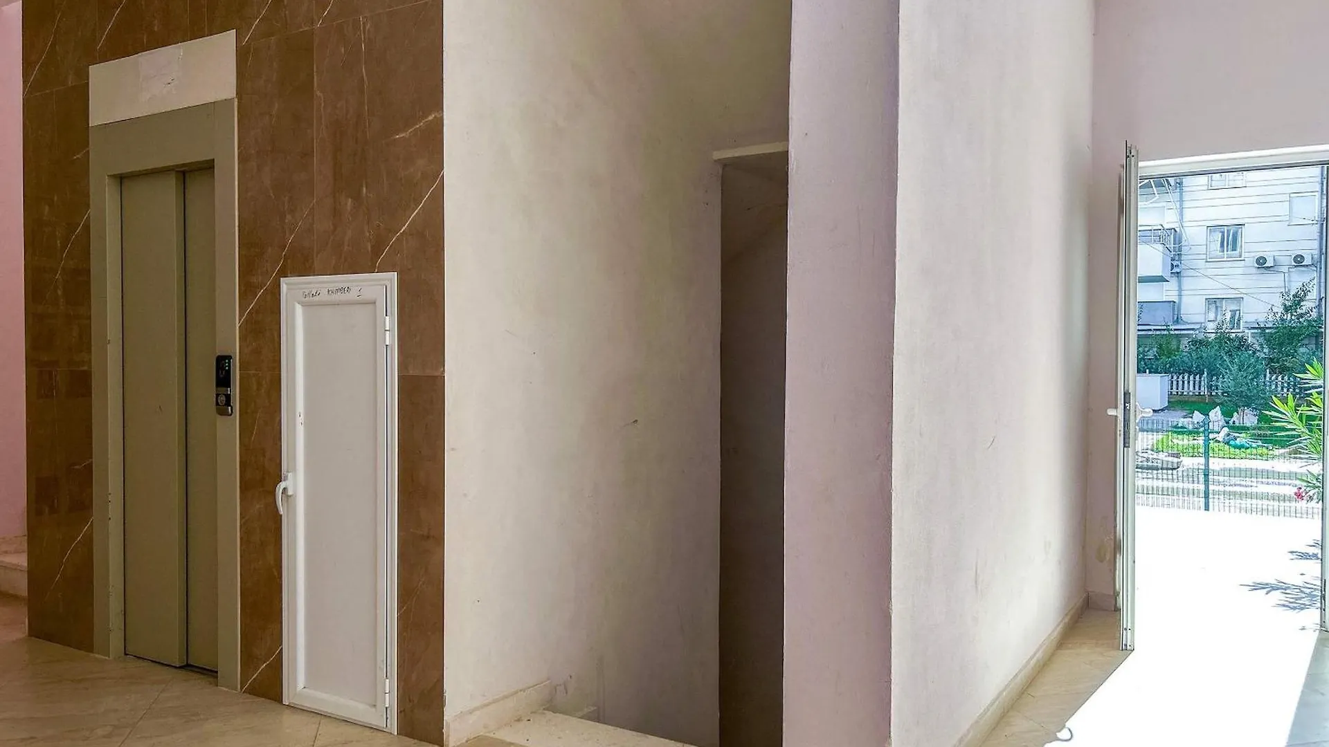 1 Bedroom 818 Golem  Albanie