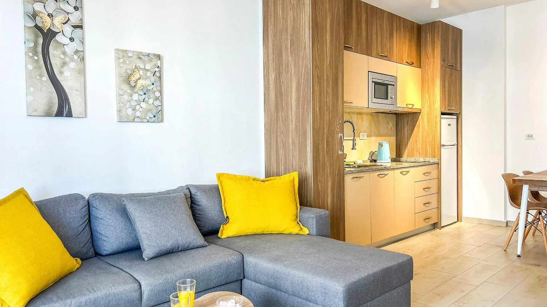 1 Bedroom 818 Golem